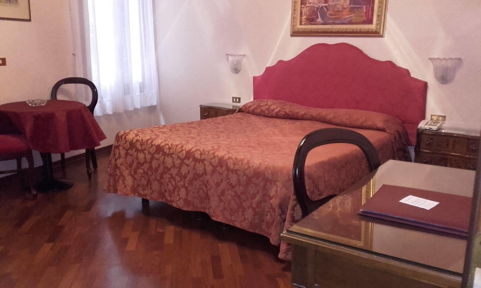 Hotel Piccola Fenice Veneza